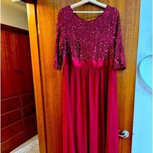 Plus size mother of the bride dress.  Formal Dress.